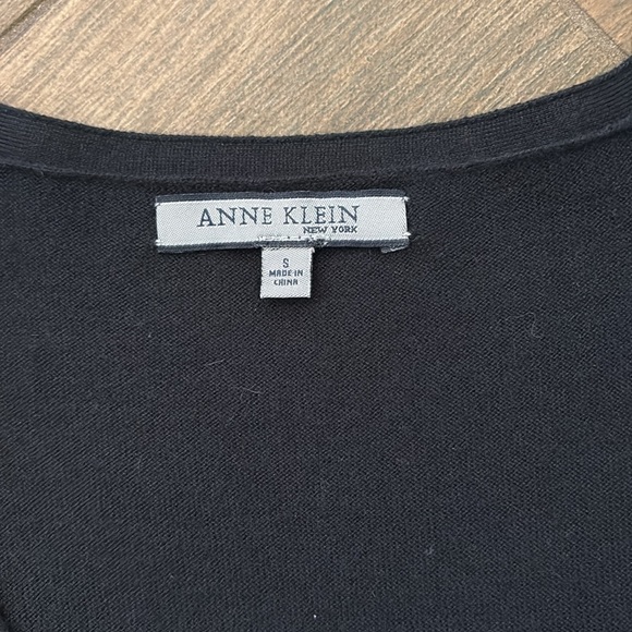 Anne Klein navy blue sweater with raglan sleeves, size small - Picture 4 of 4